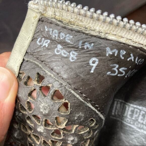 Independent Boot Co Laser-cut Gray Leather Boots Size 9 - Picture 9 of 12